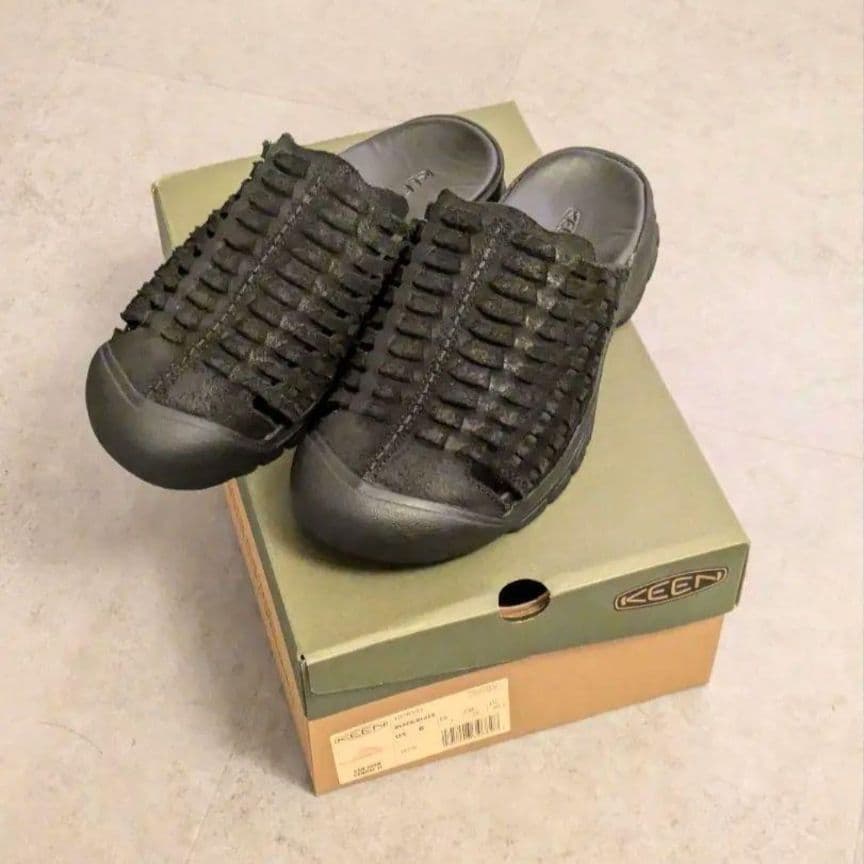 窪*壱様 KEEN ブラック スライドサンダル hykeコラボと同仕様