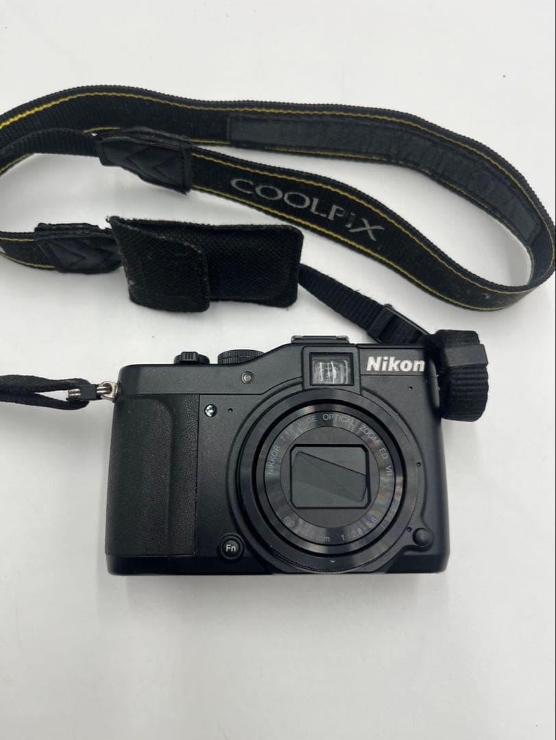 Nikon COOLPIX P7000 デジカメ