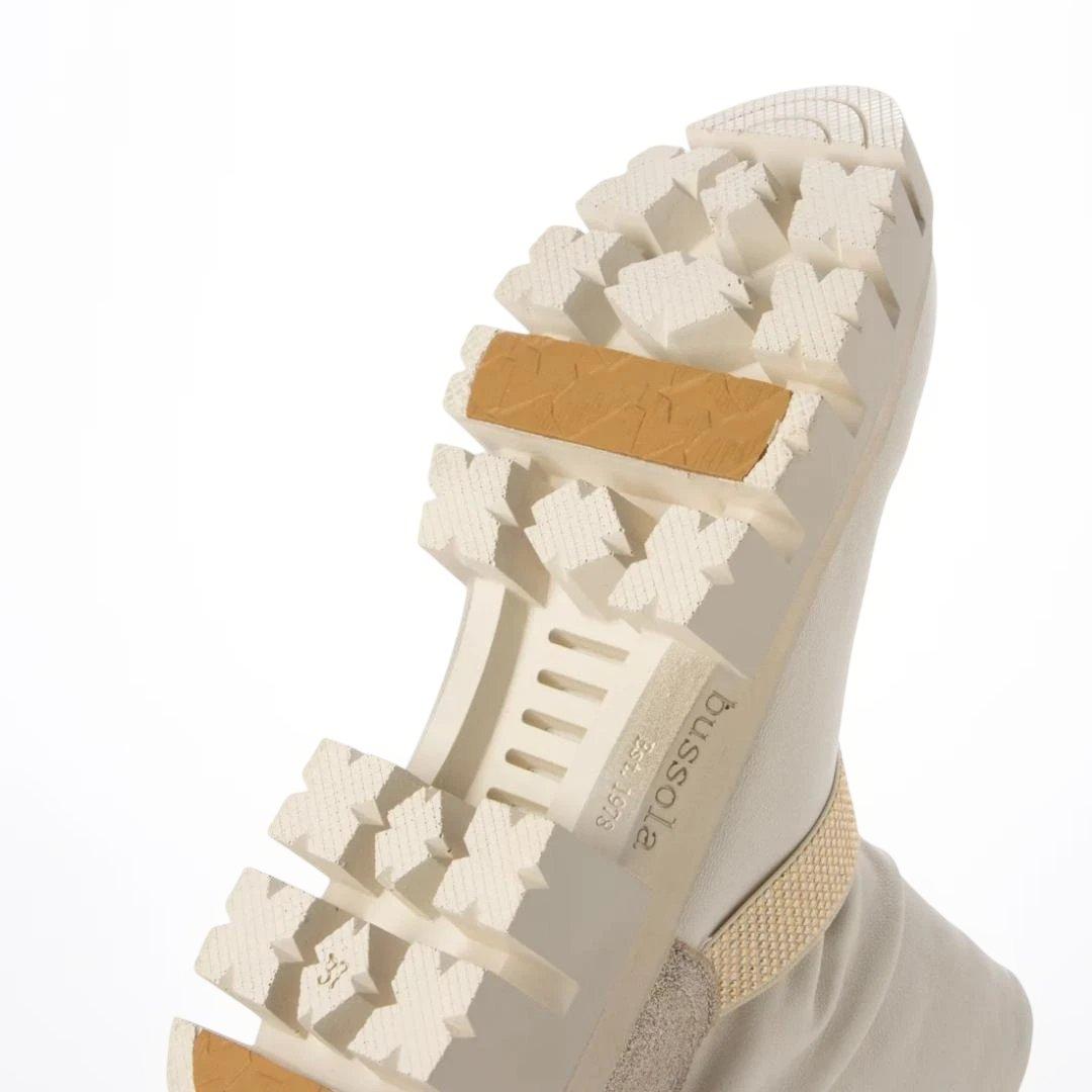 bussola 本革ホワイトブーツ ゴールドアクセント24.5