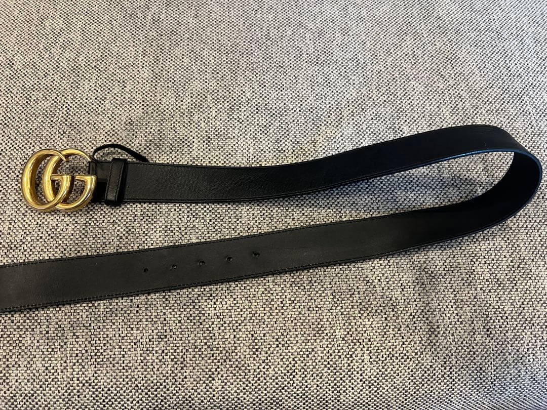 GUCCI ブラックレザーベルト GGロゴ