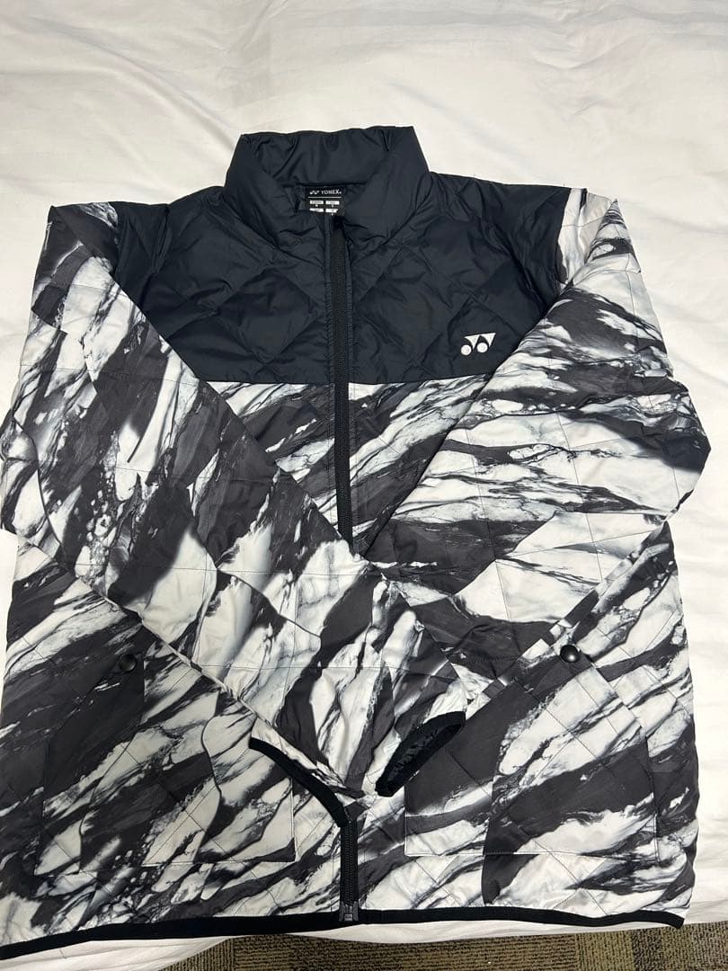 YONEX ダウンジャケット　90096 Lサイズ