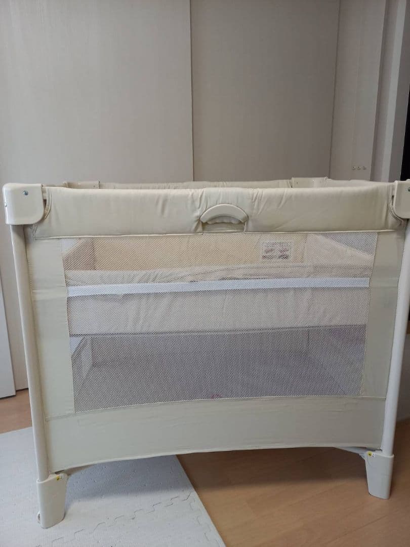 Aprica ココネルエアー　クリーム色 メッシュ ベビーベッド 折りたたみ式