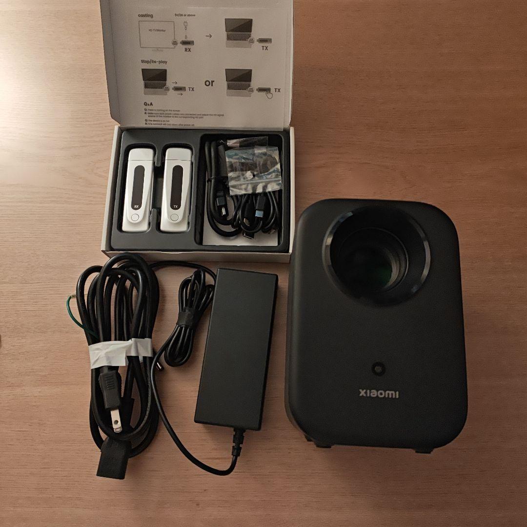 Xiaomi プロジェクター本体とHDMI無線化キット