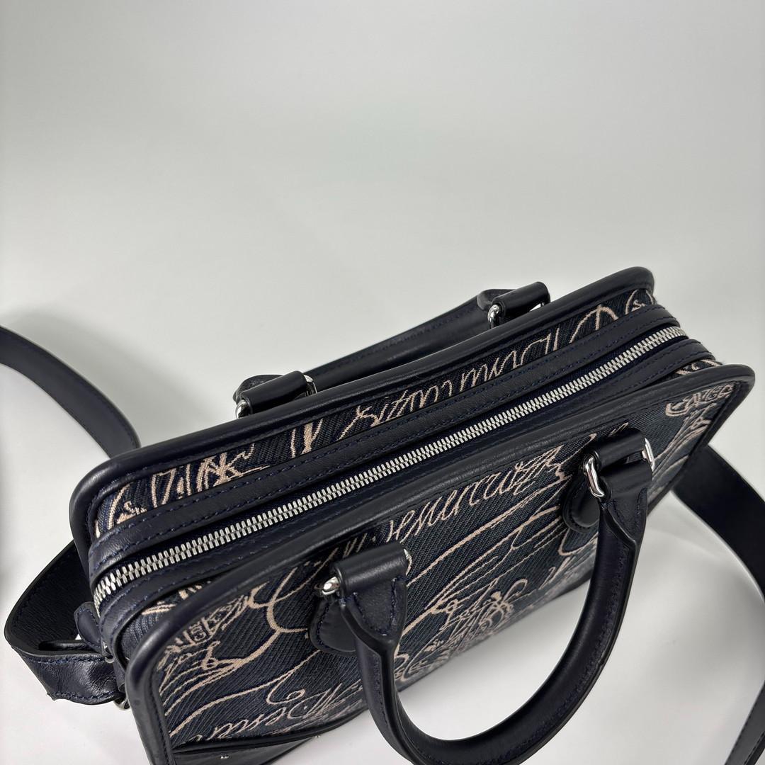 新品未使用 ベルルッティアンジュール ガリバースクリット アラベスク ショルダー