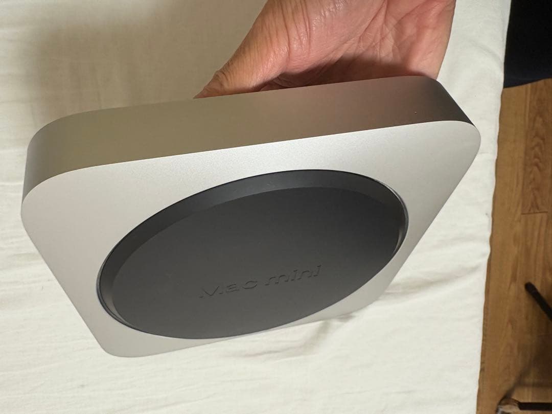 Mac mini Ｍ２　8コアCPU 10コアGPU 8GB SSD 256GB