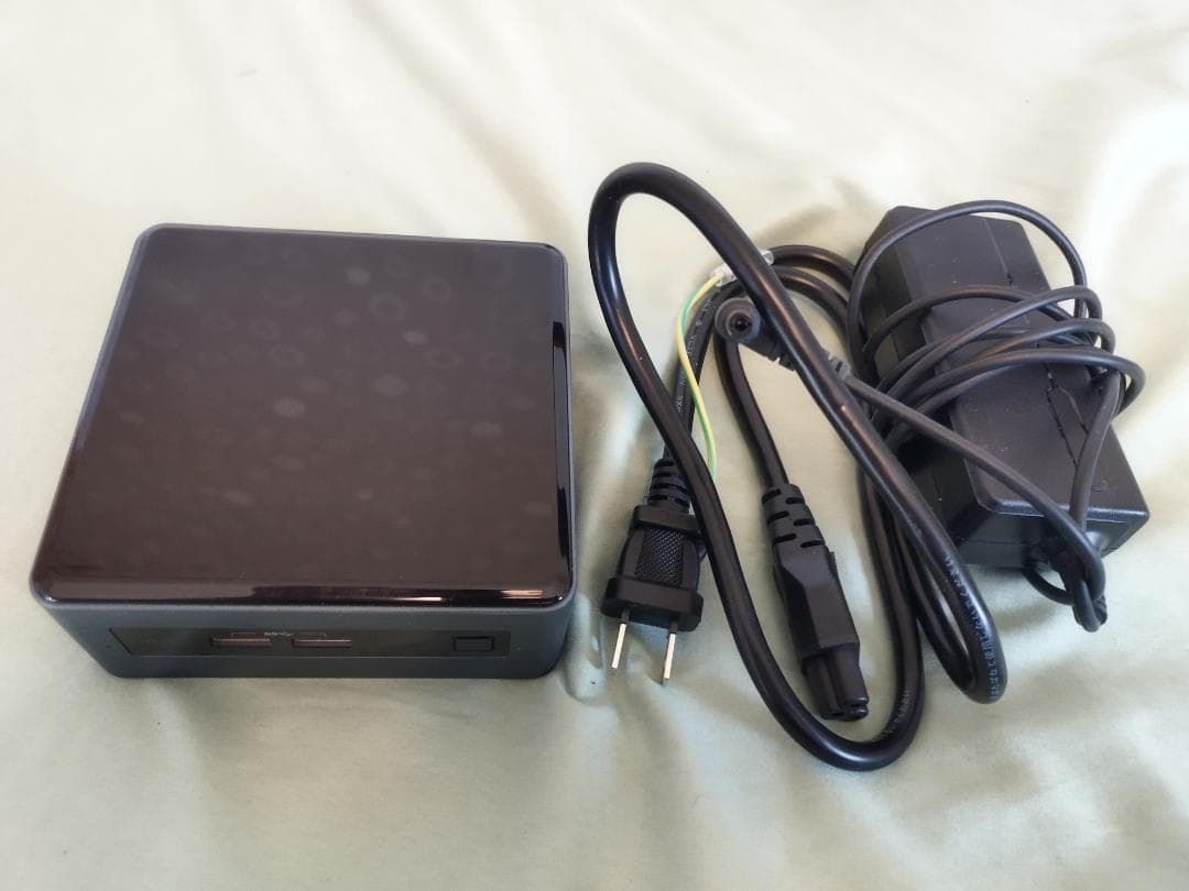 Intel NUC（超小型PC）SSD 約256GB RAM 8GB 不具合なし