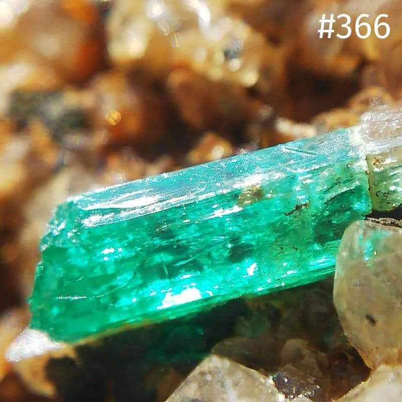 366 エメラルド＆クォーツ アフガニスタン産