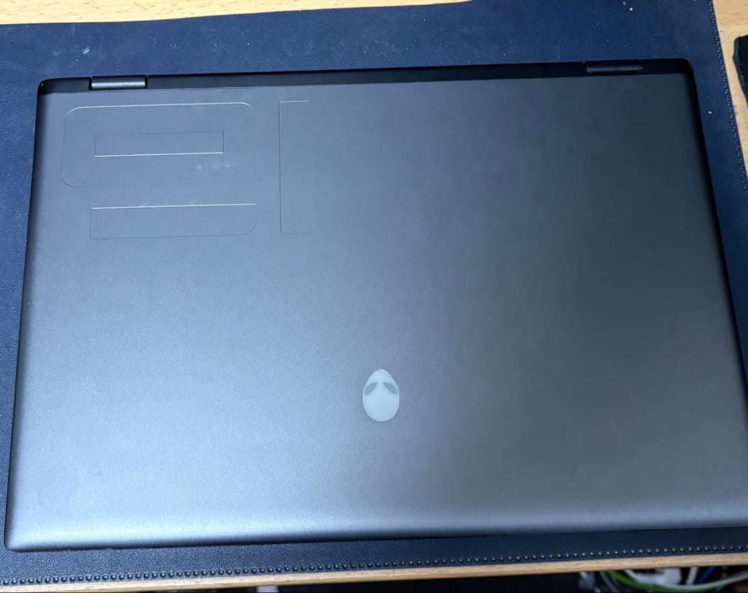 【傷あり特価】Alienware m16 R2 メモリ32GB/SSD1TB