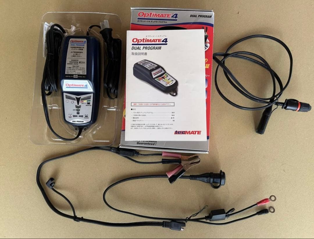 Optimate4 オプティメイト4 12Vバッテリー 充電器ヘラー付き