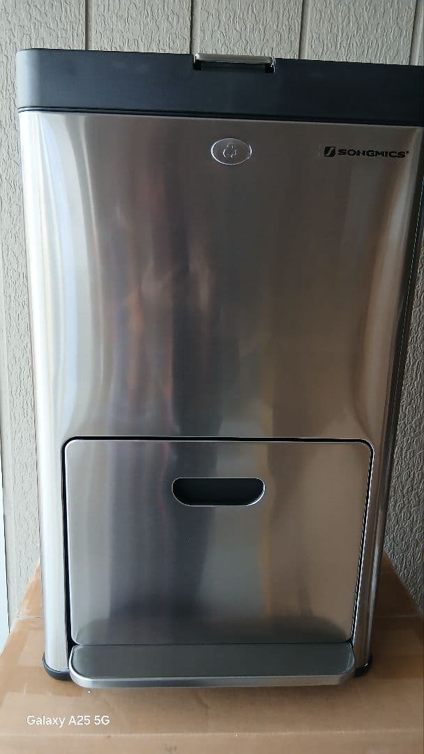 #新品訳ありゴミ箱2段式3分別 縦型 計60L ペダル式キャスター ステンレス製