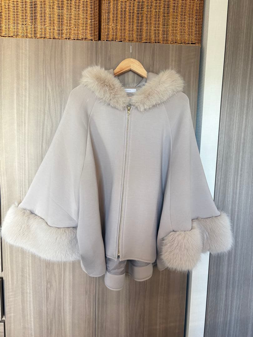 メリークリスマス値下げ　新品　エコファーポンチョアウター