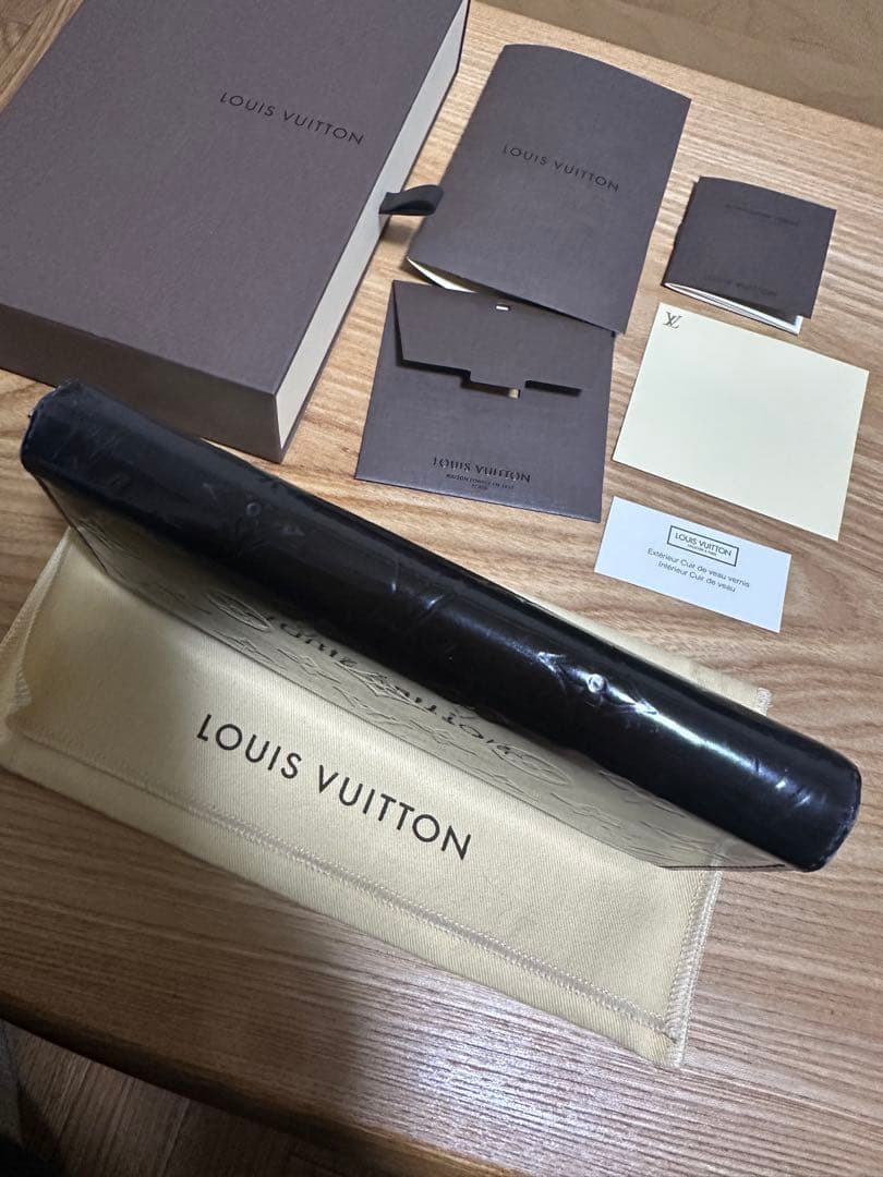 【箱付属品付き】ルイヴィトン モノグラム ヴェルニ ジッピーウォレット