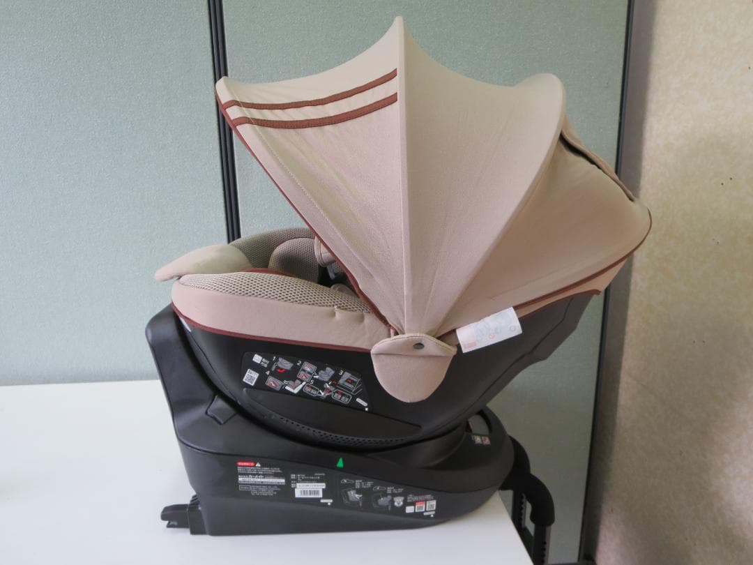 エールベベ・クルットR ウィ チャイルドシート　ISOFIX　回転式