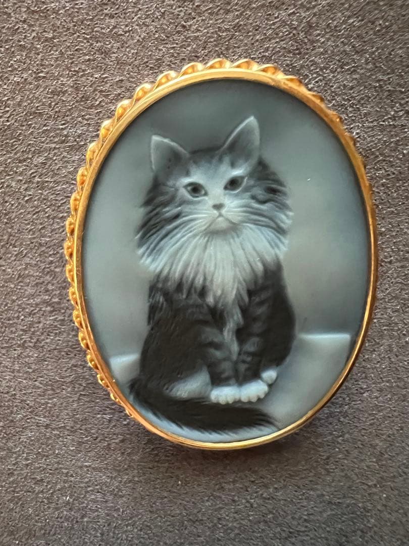 猫の肖像画 インタリオ彫り瑪瑙カメオ 18金イエローゴールドフレーム