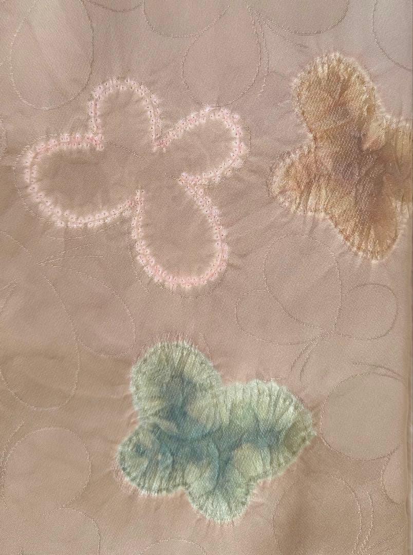 可愛いミルクティーにくすみ蝶々の小紋　正絹