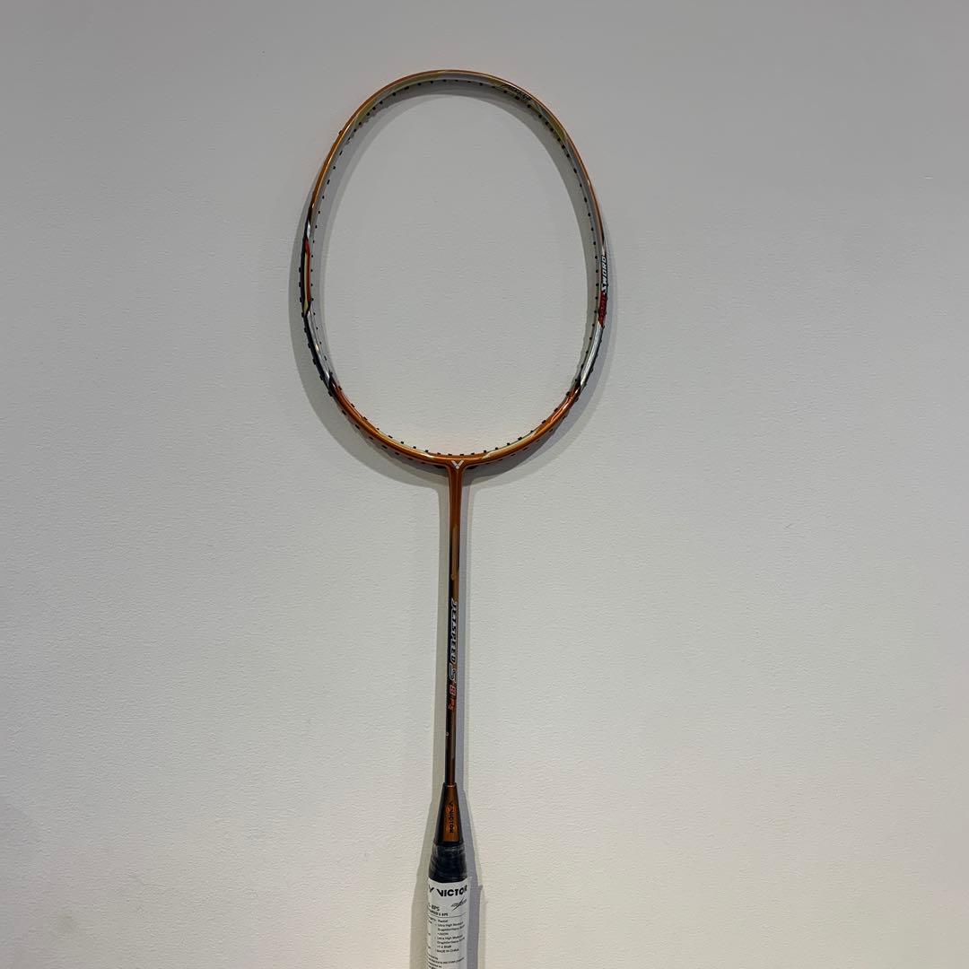 VICTOR JET SPEED S 8PS バドミントンラケット