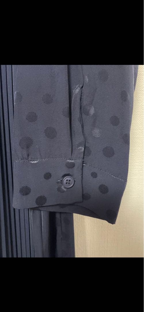 水玉ランダムプリーツワンピース　SUMI STYLE