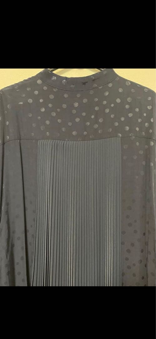 水玉ランダムプリーツワンピース　SUMI STYLE