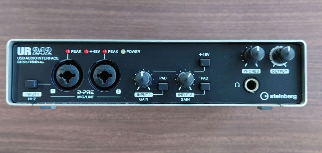 UR242 USBオーディオインターフェイス
