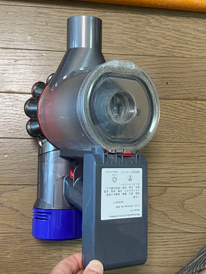 Dyson V8 Fluffy ダイソン ワイヤレススティッククリーナー