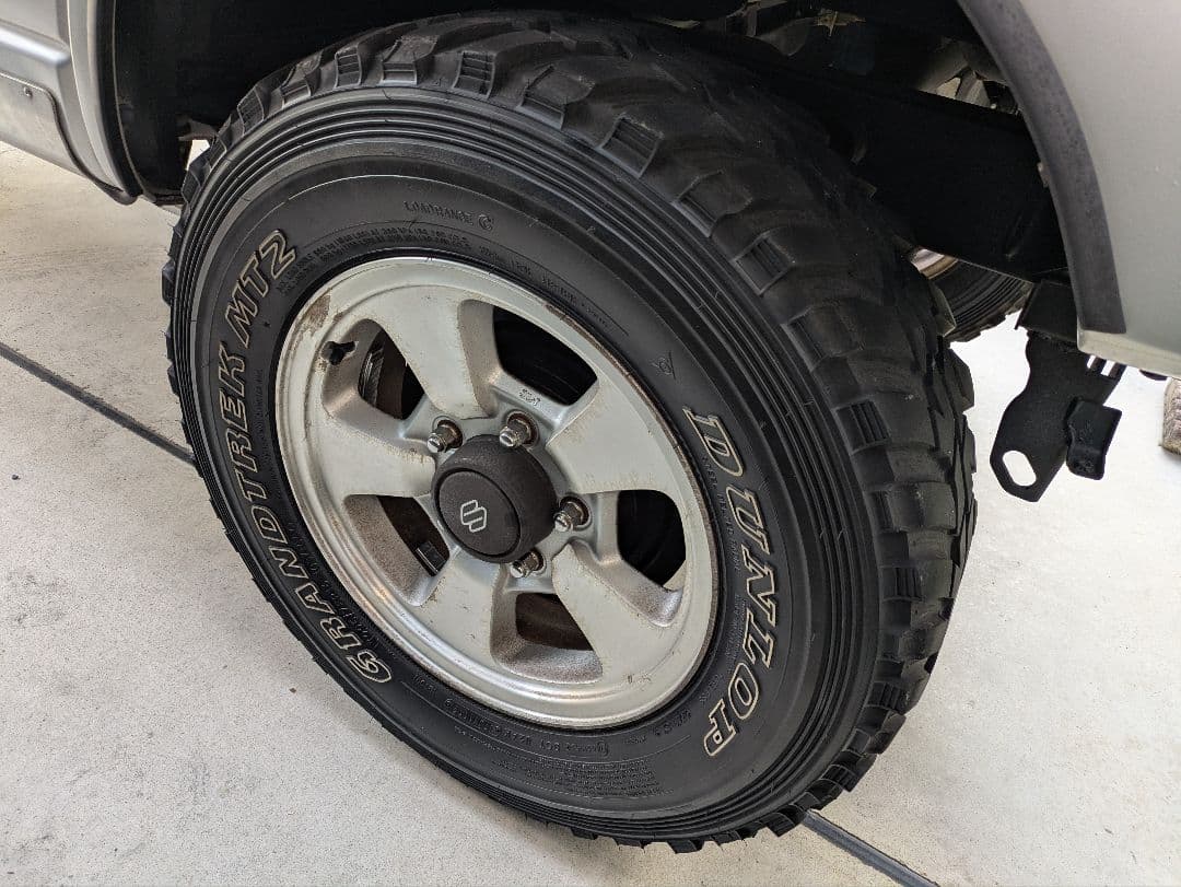 ジムニーJA22純正ホイール・ダンロップ　グラントレックMT2です。