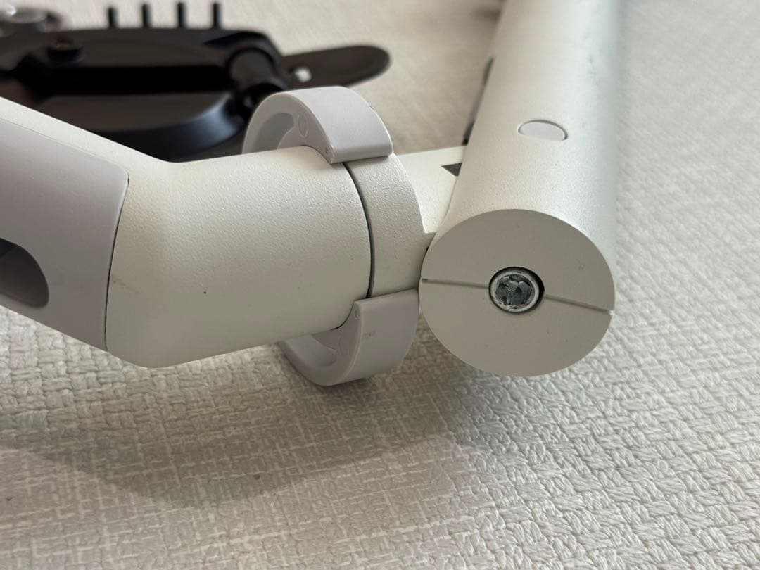 ハーマンミラー CBS モニターアーム FLO ホワイト