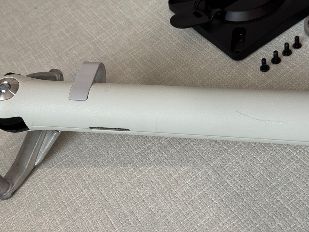 ハーマンミラー CBS モニターアーム FLO ホワイト