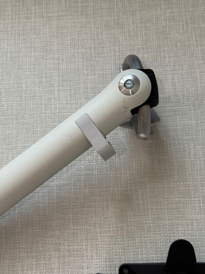 ハーマンミラー CBS モニターアーム FLO ホワイト