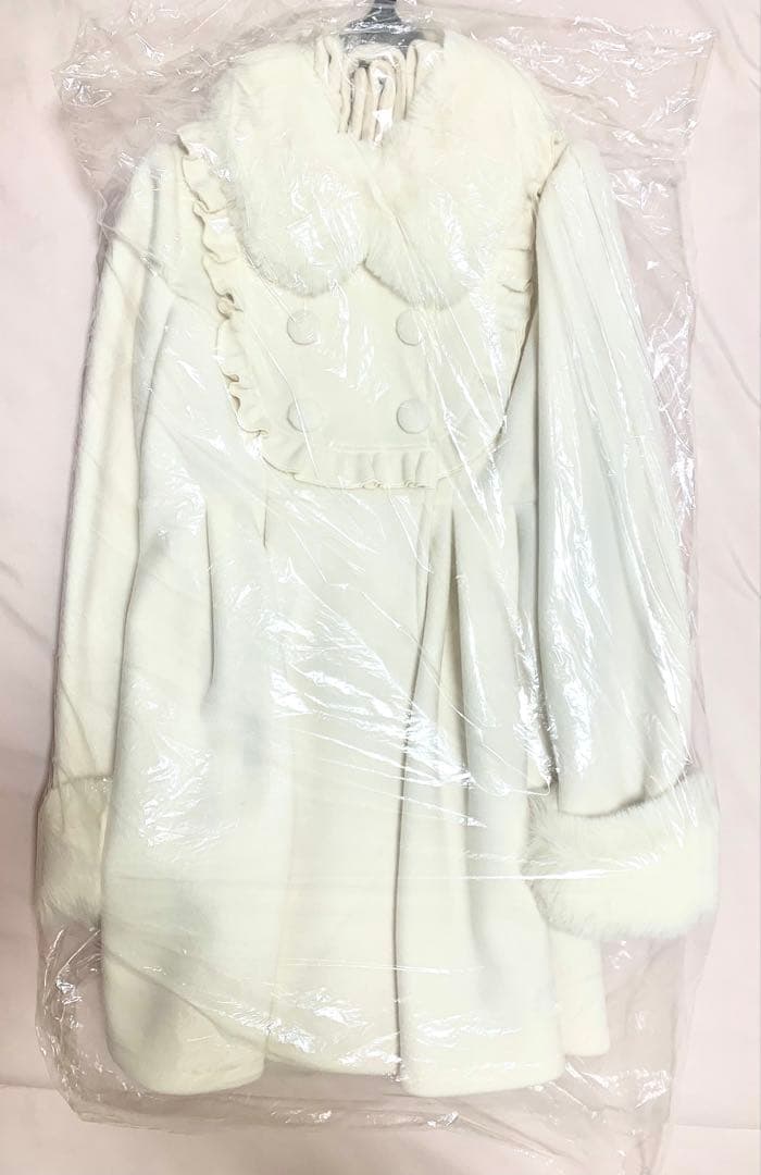 【新品未使用】ホワイト フリルファーコートベルト付き［ROJITA］