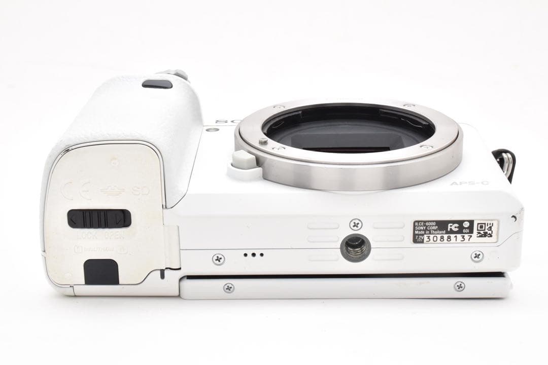 ショット数 8490回 ソニー SONY α6000 ダブルズームキット