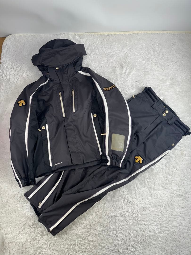 デサント　スノーボードウェア　セットアップ　チタンサーモ　スキーウェア　黒　M