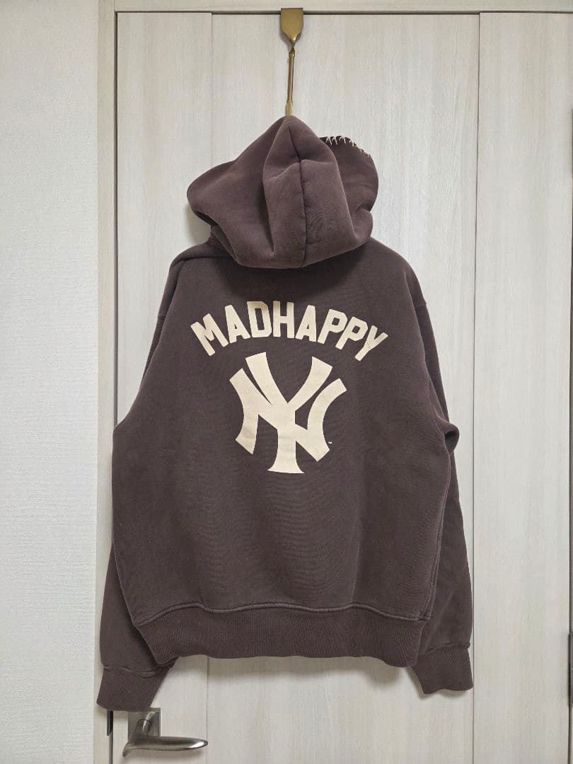 ⭕新品、未使用⭕マッドハッピー☆ヤンキースコラボ☆フーディー☆XS