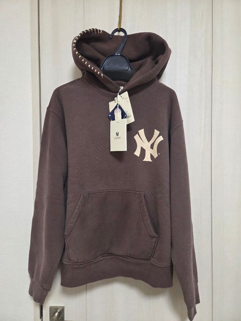 ⭕新品、未使用⭕マッドハッピー☆ヤンキースコラボ☆フーディー☆XS