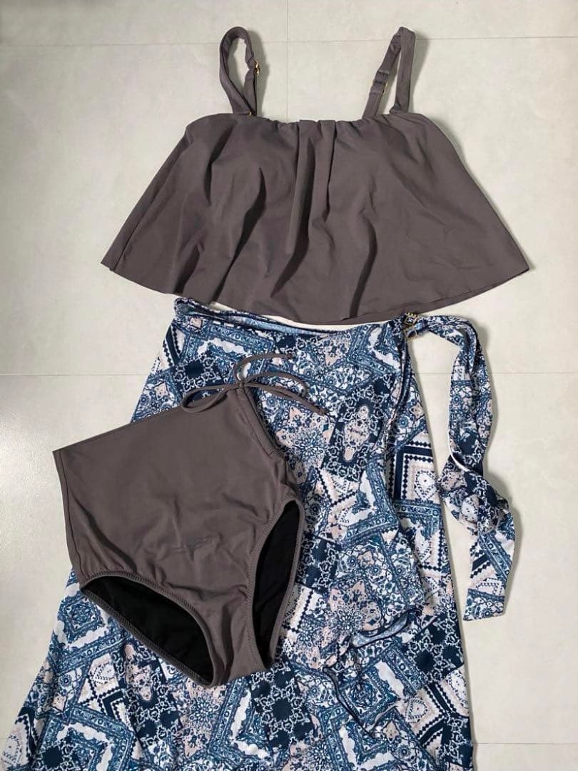 【値下げ❗️】リベーチェ水着　ロングフレアバンドゥビキニ&サロート(パレオ)