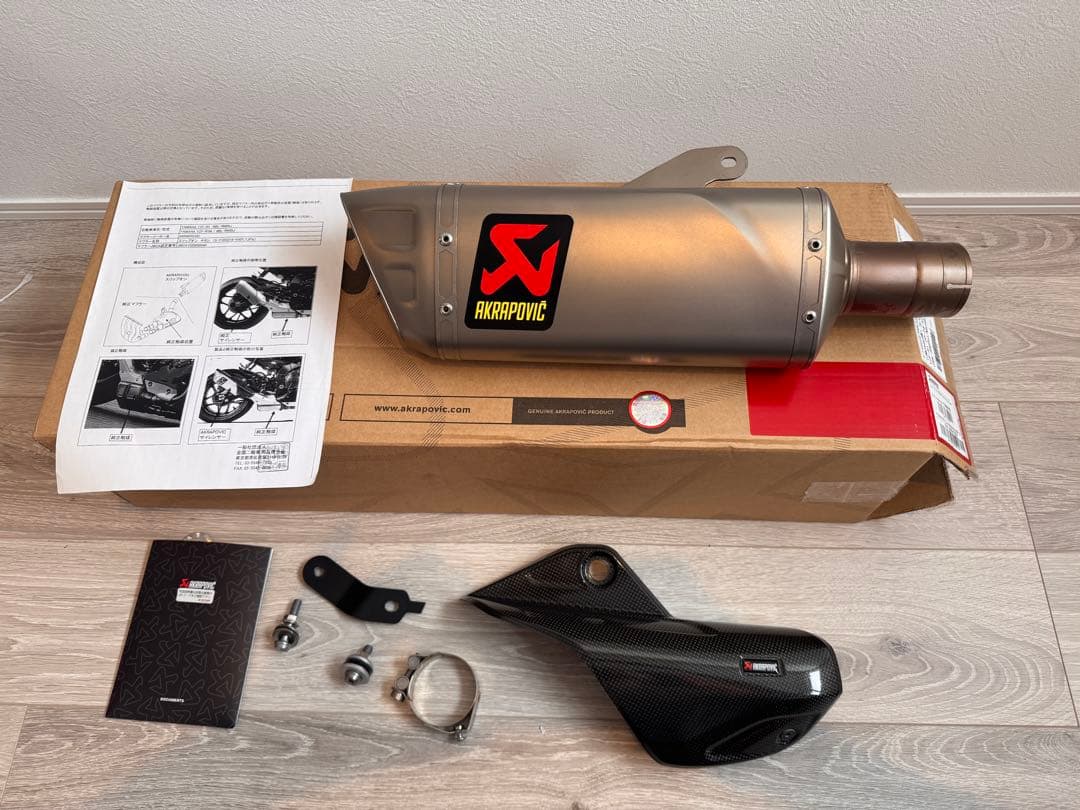 AKRAPOVIC スリップオンマフラー　政府認証　YZF-R1