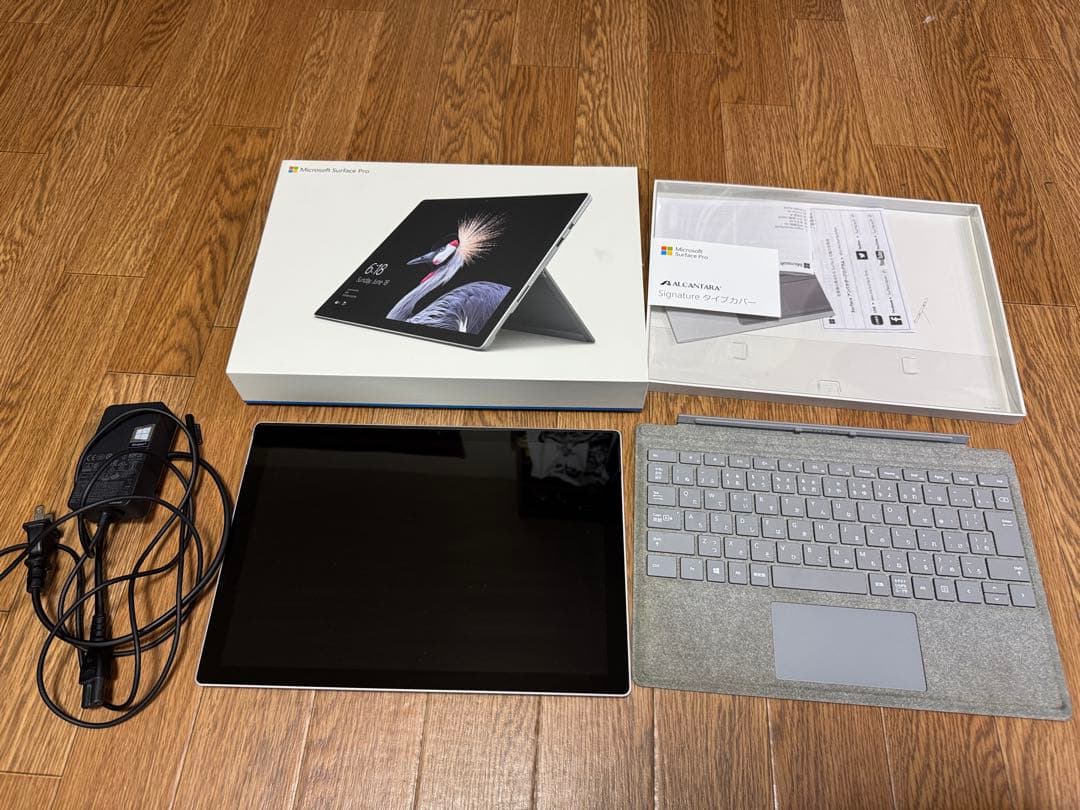 Microsoft Surface Pro 5 タイプカバー付き