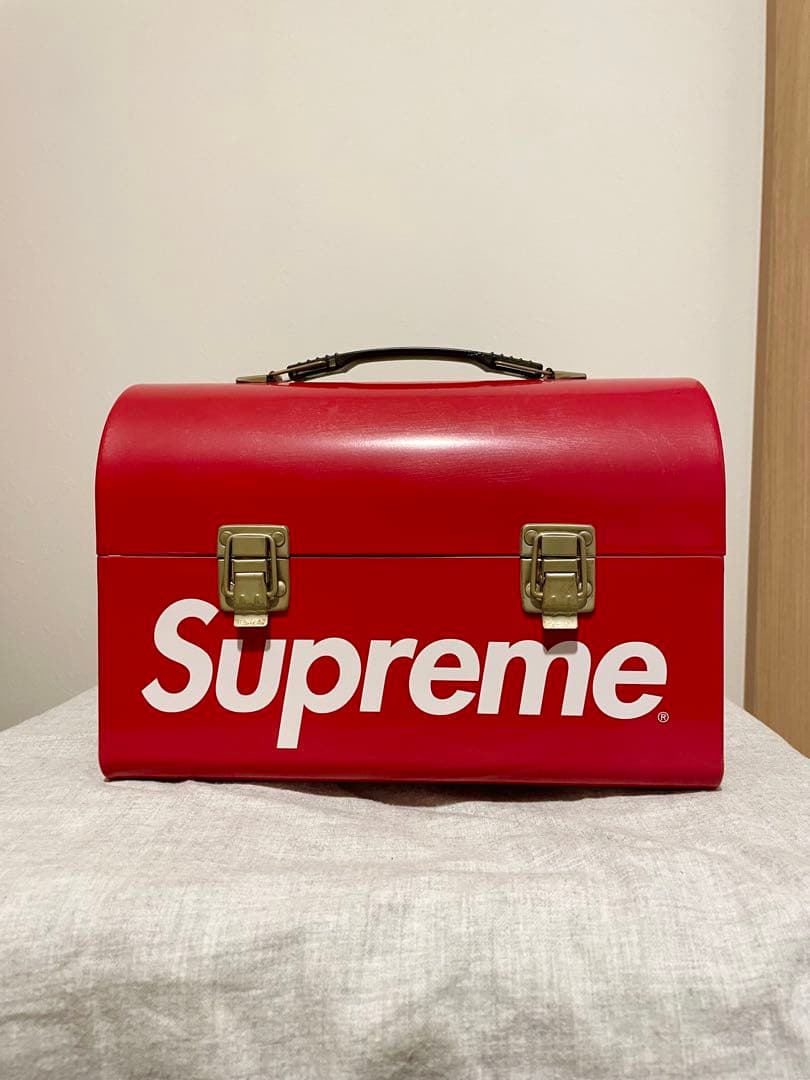 【キョンキョン】Supreme Lunch Box / ツールボックス 赤