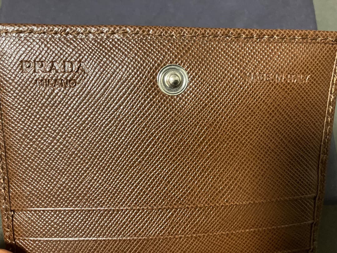 【カイト】PRADAカードケース CACAO 未使用 箱 ギャラ付き