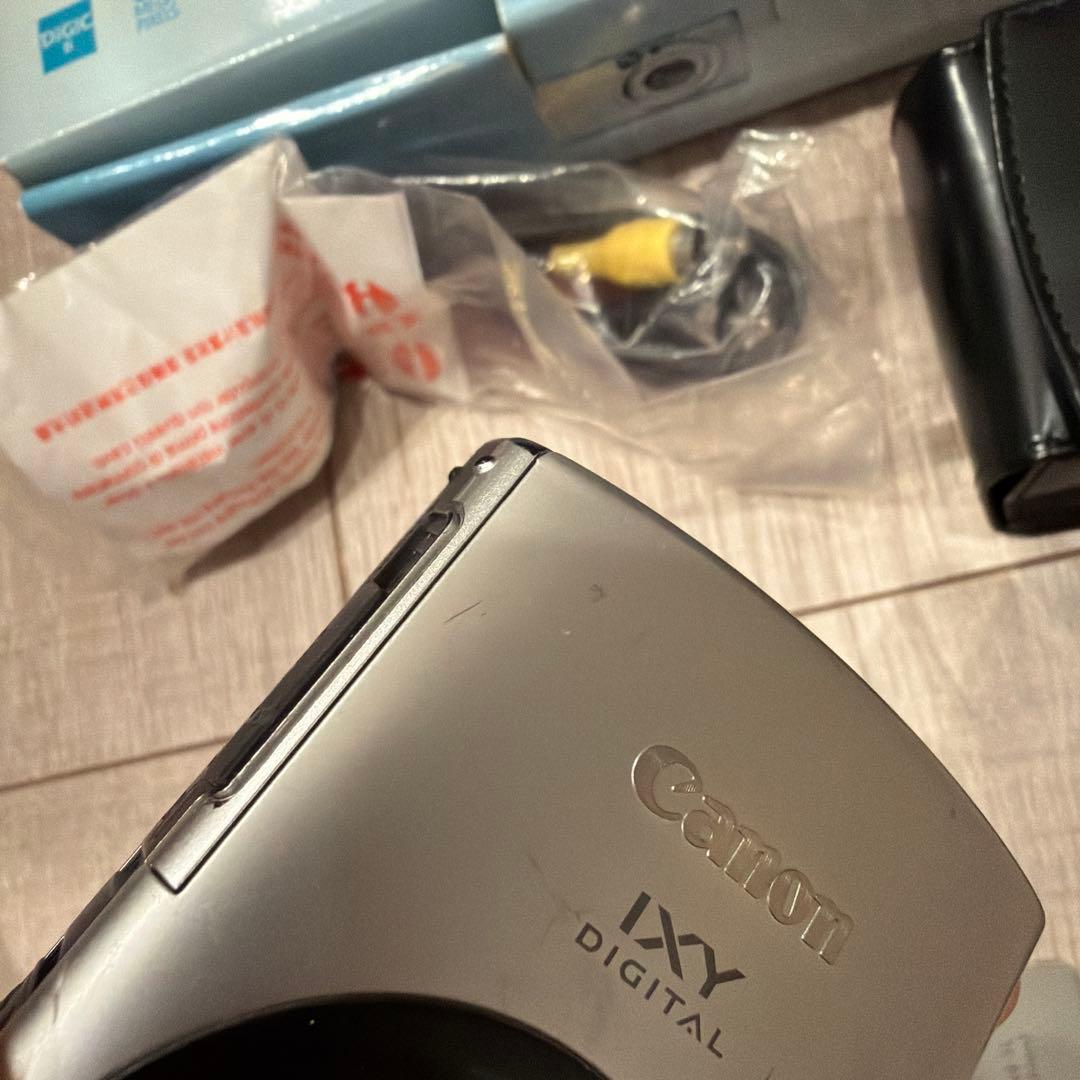 IXY デジタルカメラ　800IS canon シルバー