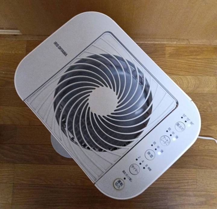 IRISOHYAMAサーキュレーター付き衣類乾燥除湿機 2020年製。