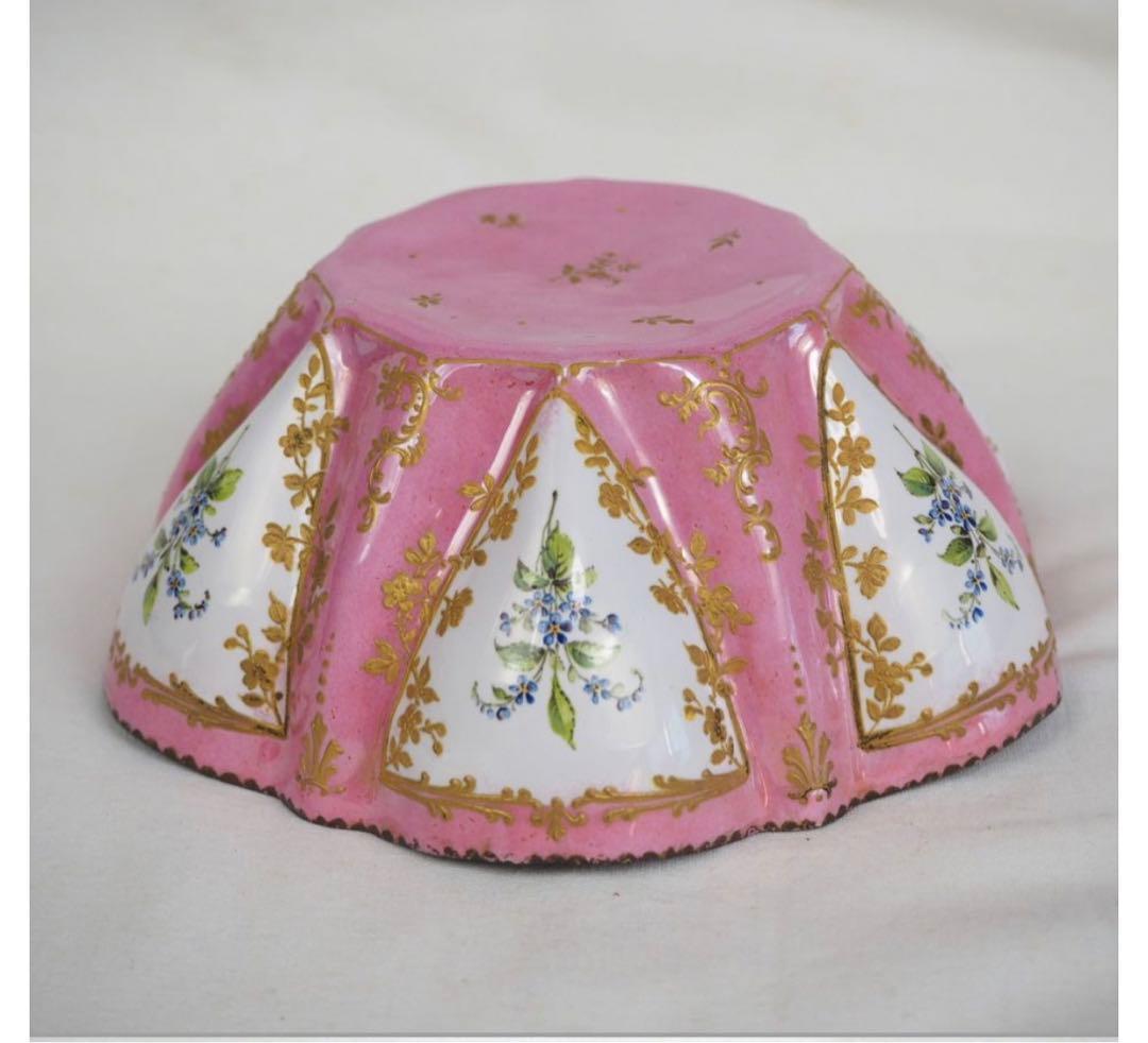 きなこ☆送料無料　18世紀フランス　総手描き　描画七宝/銅胎画琺瑯　鉢