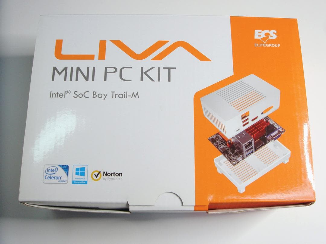 ファンレスミニPC