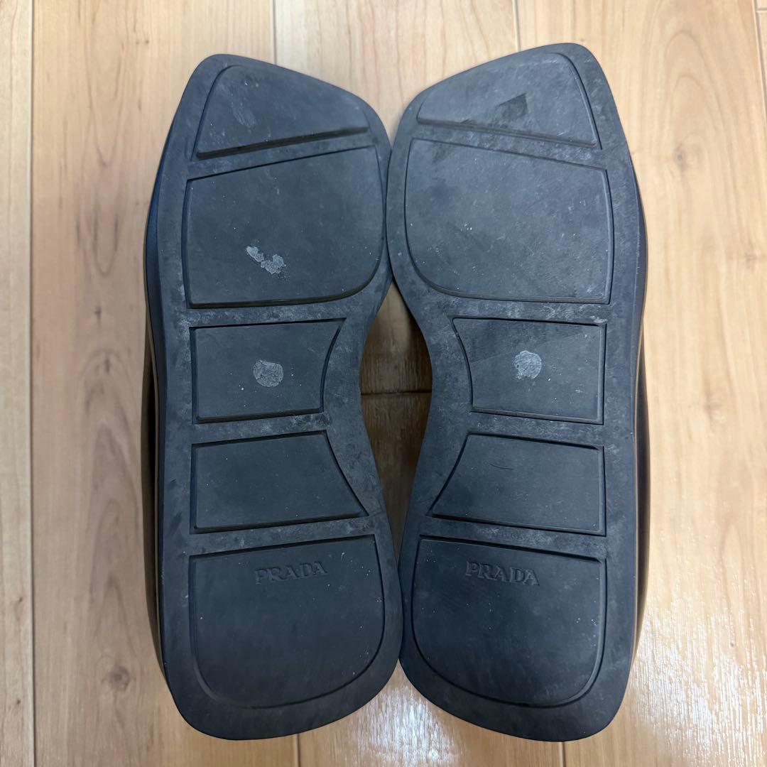 プラダ スクエアトゥ レザー ローファー スリッポン PRADA