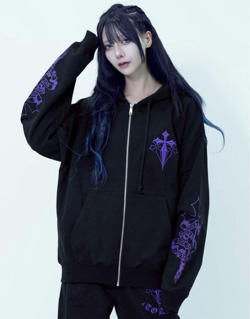 REFLEM レフレム クロス刺繍 ジップアップパーカー