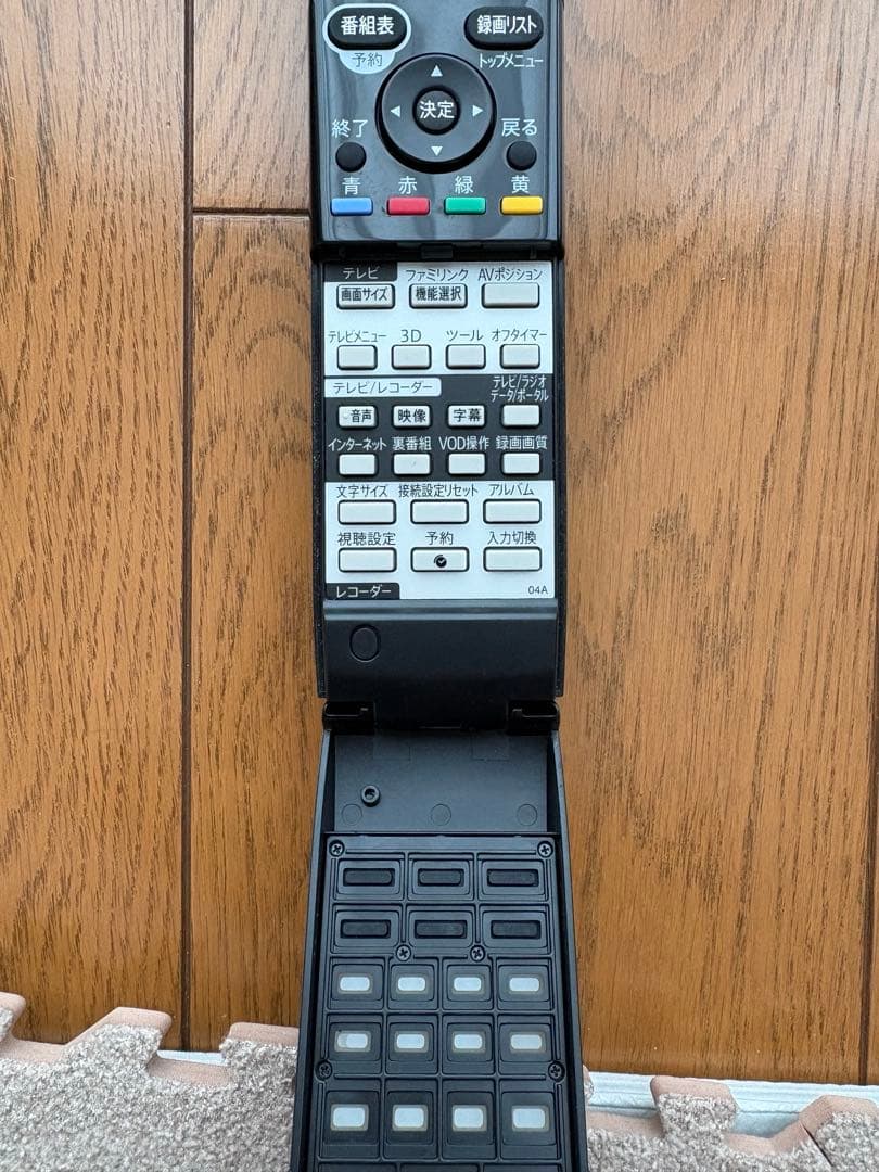 【とても美品】シャープ Blu-rayレコーダー　BD-S570 純正リモコン