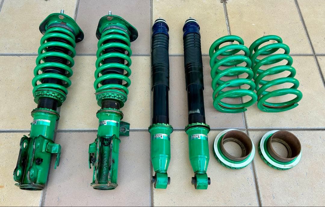 20系アルファード、20系ヴェルファイア、50系エスティマ　TEIN 車高調。