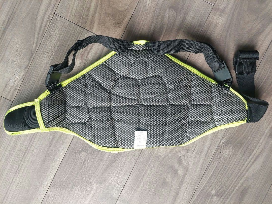 BURTONスキーウェア上下　キッズS (クリーニング済)※腰プロテクターおまけ