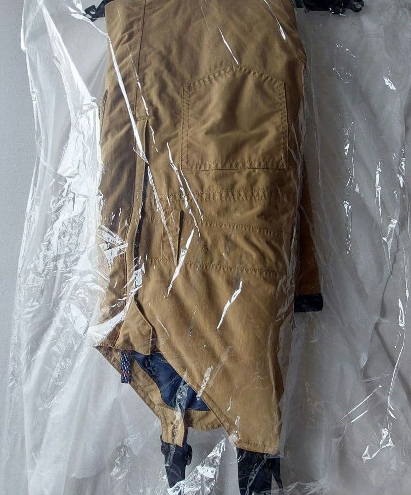 BURTONスキーウェア上下　キッズS (クリーニング済)※腰プロテクターおまけ