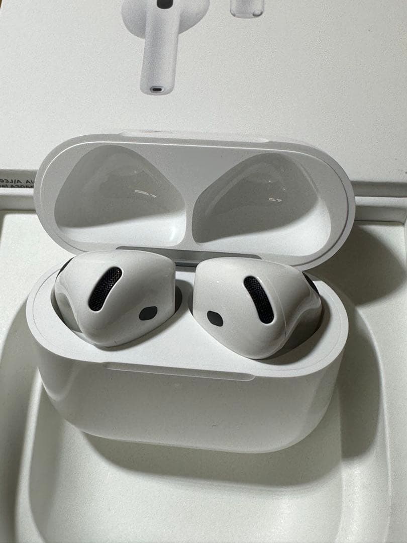 【極美品】 AirPods 4 ANC搭載 MXP93J/A QGYFF