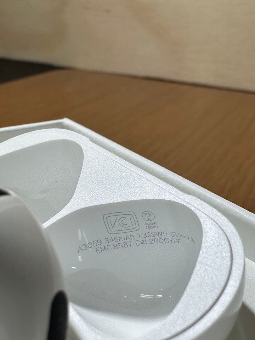 【極美品】 AirPods 4 ANC搭載 MXP93J/A QGYFF